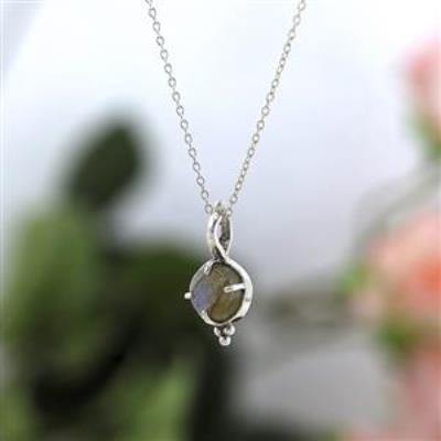 Boho Style 925 Sterling Silver Round Labradorite Dainty Pendant Jewelry Manufacturer | Akrati Jewels Inc