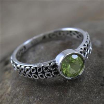 925 Sterling Silver Peridot Ring Authentic Wholesale Jewelery | Akrati Jewels Inc