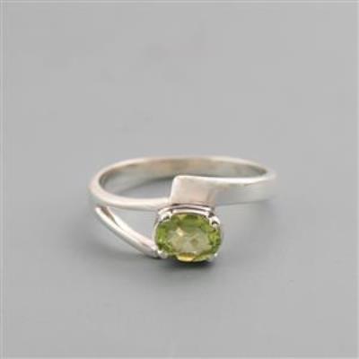 Classic Peridot Silver Ring Gemstone Jewelery Wholesaler | Akrati Jewels Inc