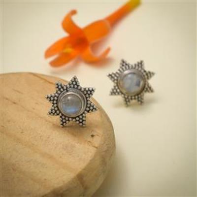 Floral Look Moonstone Silver Stud Earring Jewelery | Akrati Jewels Inc